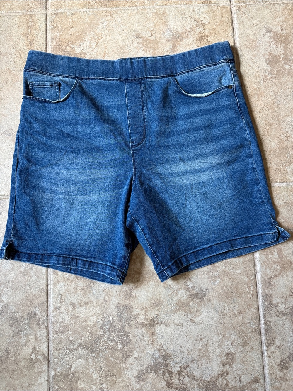 DKNY Blue Denim Stretch Pull-On Jean Shorts